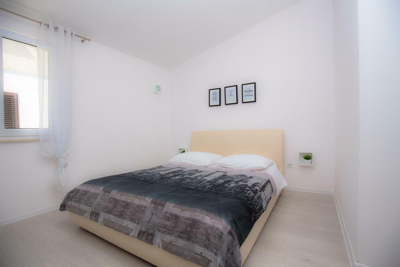 Apartman Marko Примоштен Екстер'єр фото